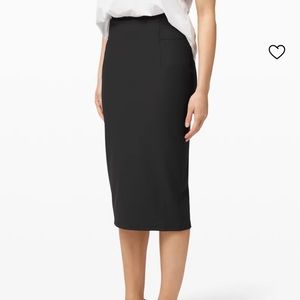 Lululemon stretchy pencil skirt